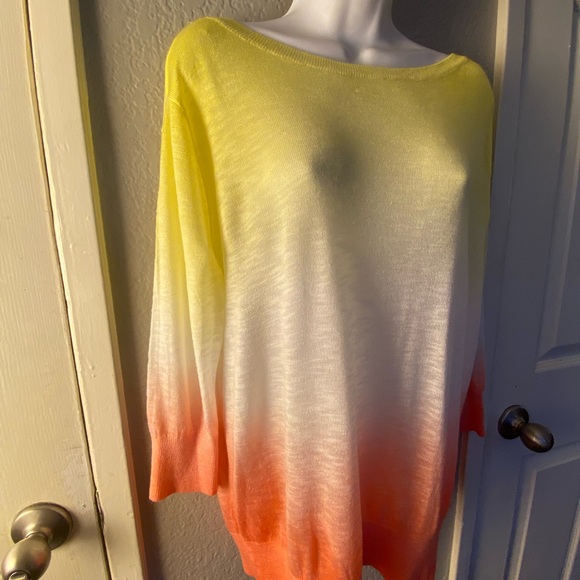 Gradient Knit Sweater - Picture 4 of 7